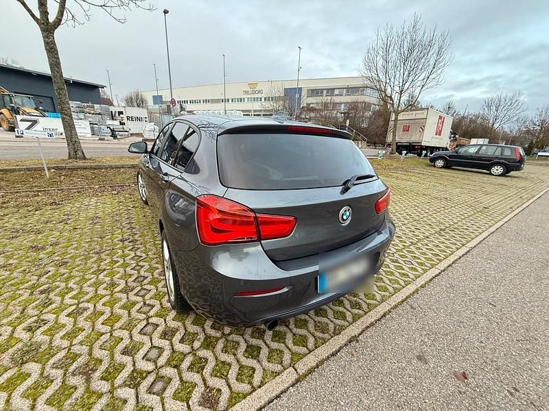 Gebraucht BMW 118 Sport Line 150 PS (110 kW) 2015 Grau Kleinwagen