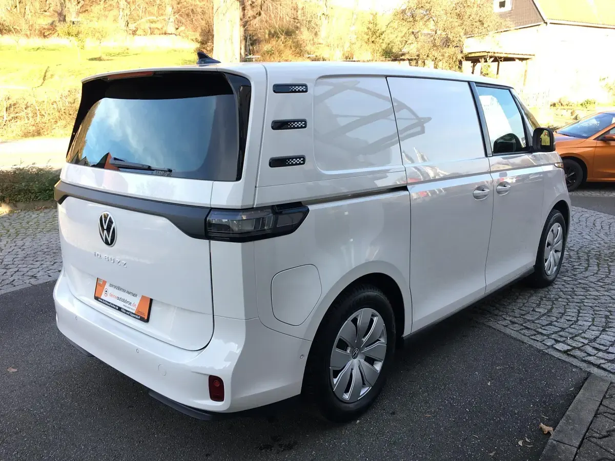 Gebraucht VW ID. Buzz Basis 150 kW (204 PS) 2022 Candyweiß Van / Kleinbus