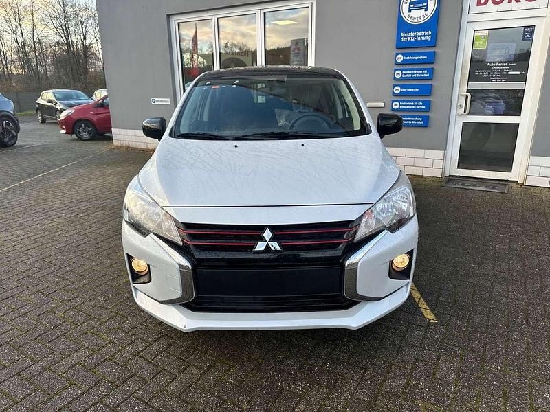 Neu Mitsubishi Space Star Select+ 71 PS (52 kW) 2025 Titan weiss/piano schwarz (d) Kleinwagen