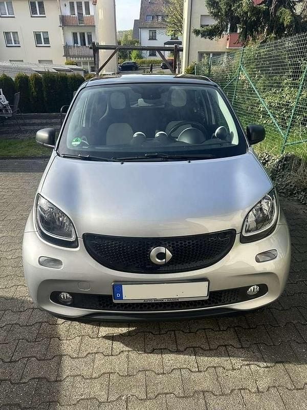 Gebraucht Smart ForFour Basis 71 PS (52 kW) 2018 Schwarz Kleinwagen