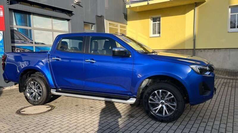 Gebraucht Isuzu D-Max 163 PS (119 kW) 2024 Biarritz blue Pickup