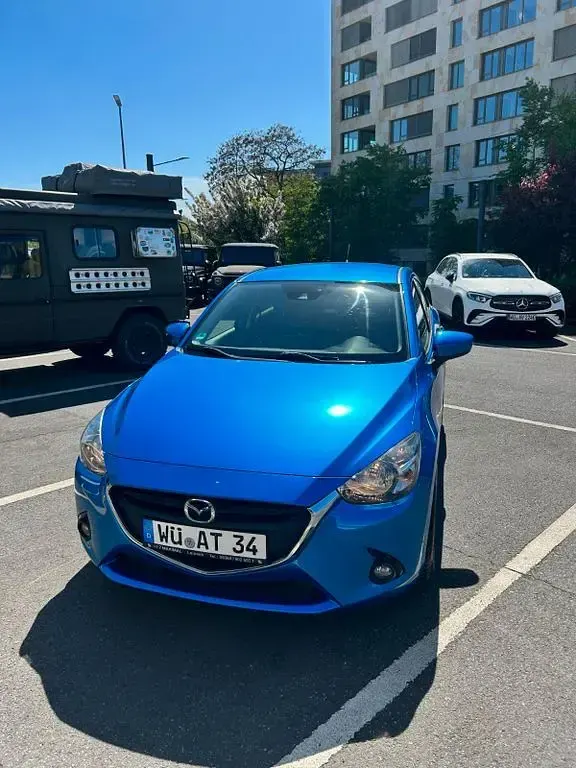 Gebraucht Mazda 2 Exclusive-Line 90 PS (66 kW) 2015 Blau Kleinwagen