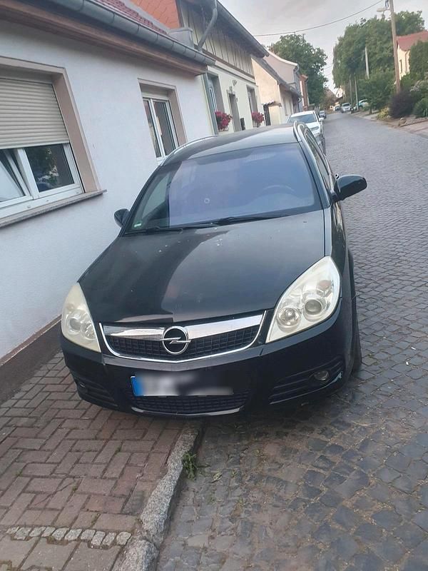 Schwarz Gebraucht 2008 Opel Vectra Kombi | 2.300 € (Fairer Preis) - Bild 1/4