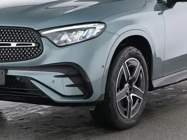 Gebraucht Mercedes GLC300 AMG 258 PS (189 kW) 2025 lack verdesilber SUV