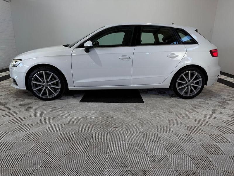 Gebraucht Audi A3 Sport 150 PS (110 kW) 2019 Weiß Limousine