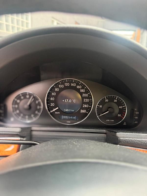 Gebraucht Mercedes E320 204 PS (150 kW) 2005 Grau Limousine