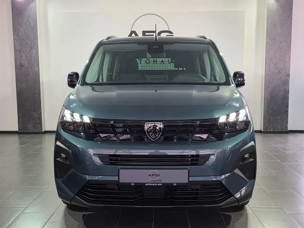 Gebraucht Peugeot Rifter Allure 131 PS (96 kW) 2025 Blau Van / Kleinbus