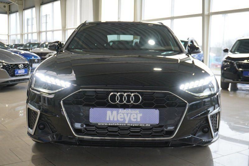 Mythosschwarz metallic Gebraucht 2023 Audi A4 S-Line Kombi | 39.909 € (Etwas zu teuer) - Bild 1/4