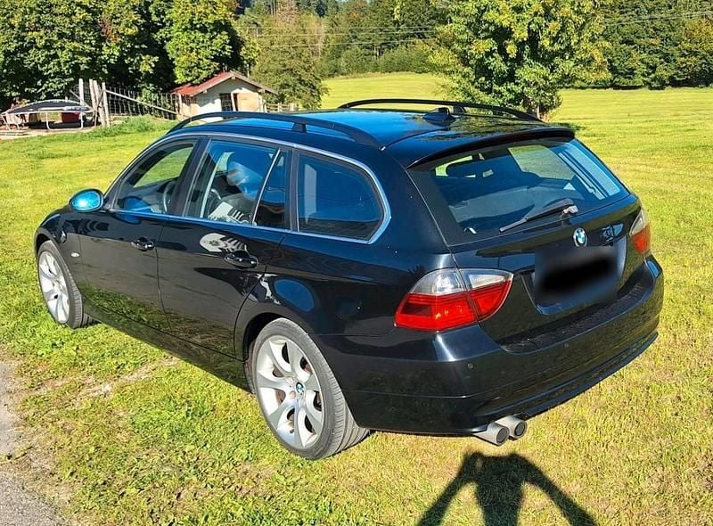 Second-hand BMW 325 260 CP (191 kW) 2008 Negru Break