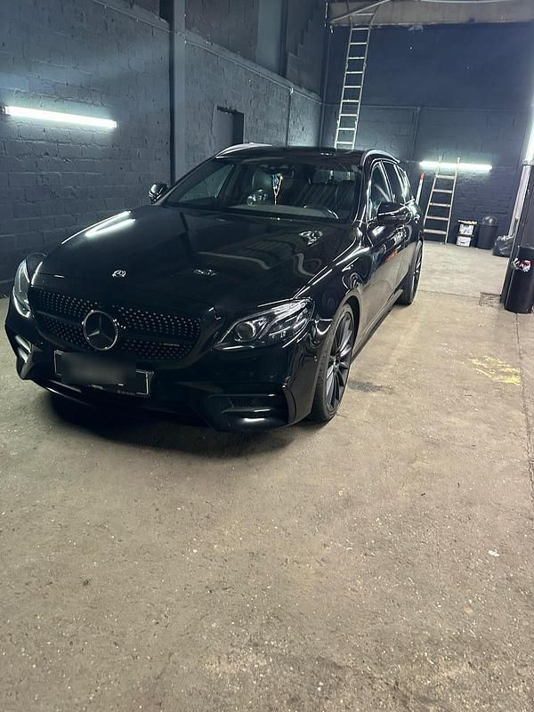Schwarz Gebraucht 2018 Mercedes E43 AMG AMG Limousine | 29.000 € (Superpreis) - Bild 1/4
