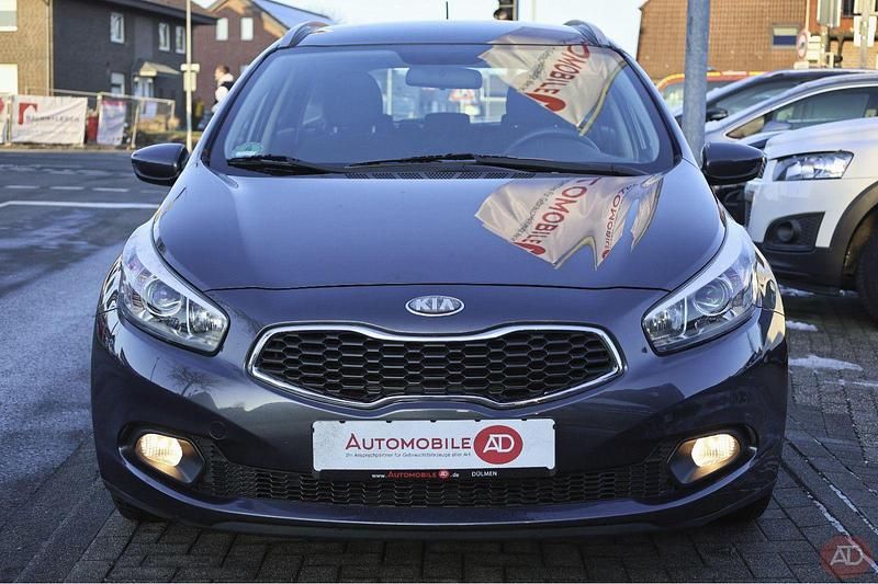 Gebraucht Kia Ceed Sportswagon Attract 99 PS (72 kW) 2013 Grau Kombi