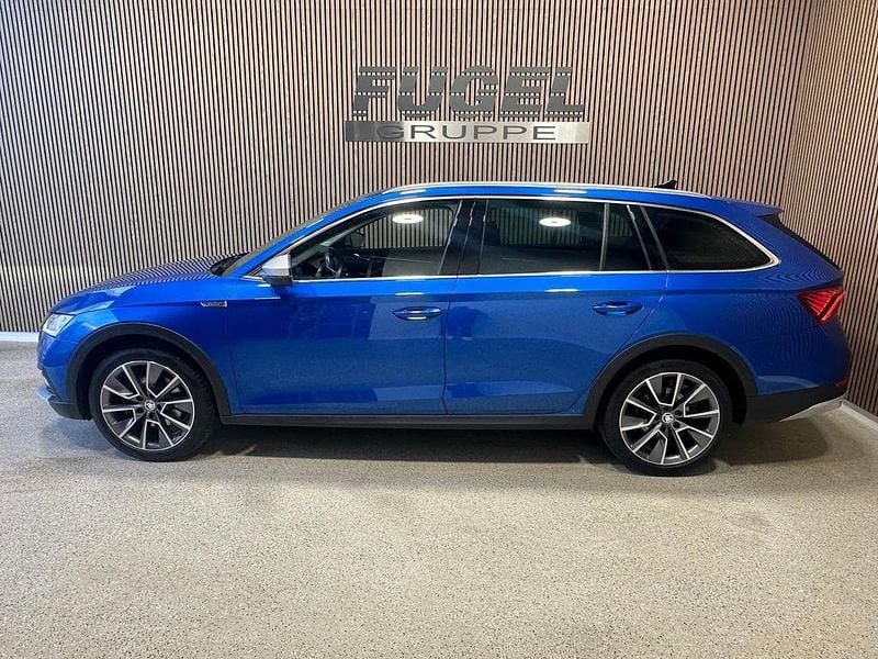 Gebraucht Skoda Octavia Scout 4x4 200 PS (147 kW) 2022 Blau Kombi