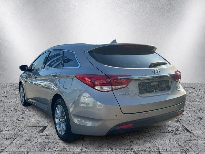 Gebraucht Hyundai i40 Trend 165 PS (121 kW) 2016 Beige Kombi