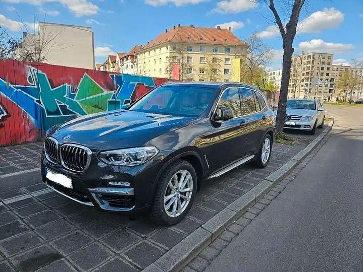 Grau Gebraucht 2019 BMW X3 Luxury Line SUV | 27.590 € (Guter Preis) - Bild 1/4
