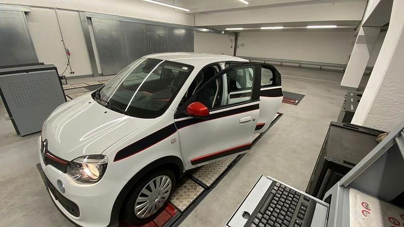 Gebraucht Renault Twingo Luxe 90 PS (66 kW) 2015 Weiß Kleinwagen