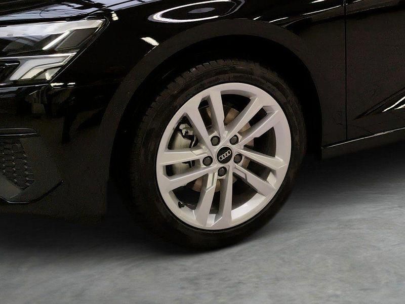 Gebraucht Audi A3 Ambiente 110 PS (80 kW) 2024 Brillantschwarz Limousine