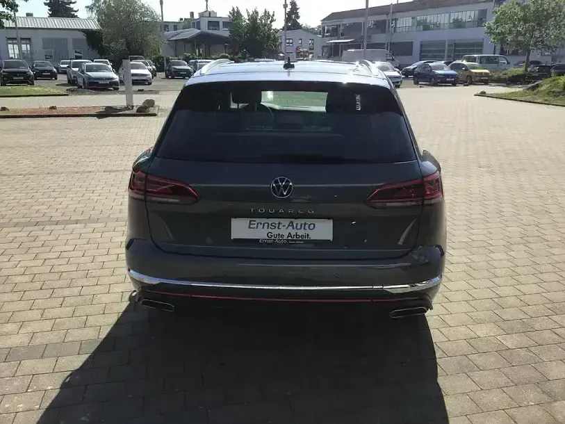 Gebraucht VW Touareg Elegance 286 PS (210 kW) 2023 Siliziumgrau metallic SUV