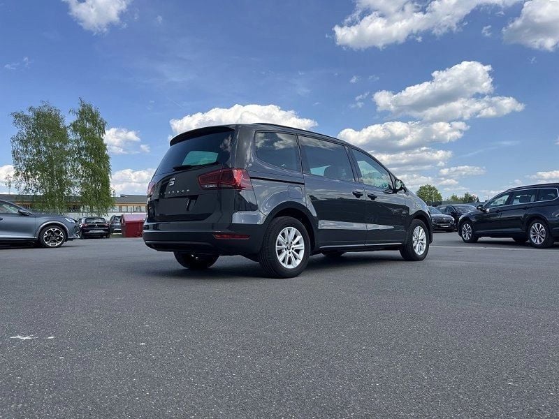Grau Gebraucht 2019 Seat Alhambra Style Van / Kleinbus | 30.289 € (Fairer Preis) - Bild 1/4