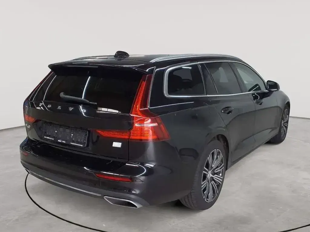 Gebraucht Volvo V60 253 PS (186 kW) 2021 Schwarz Kombi