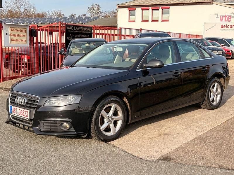 Gebraucht Audi A4 Attraction 120 PS (88 kW) 2010 Schwarz Limousine