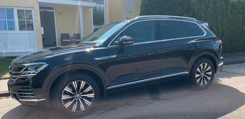 Schwarz Gebraucht 2018 VW Touareg SUV | 29.999 € (Superpreis) - Bild 1/4