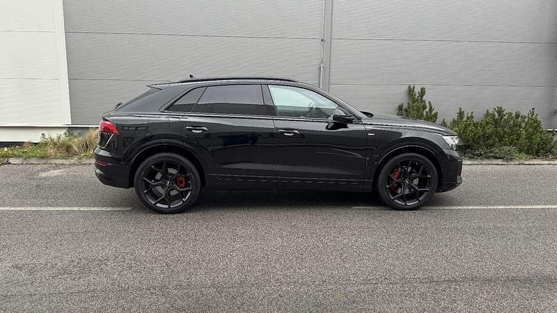 Gebraucht Audi Q8 S-Line 286 PS (210 kW) 2025 Schwarz SUV