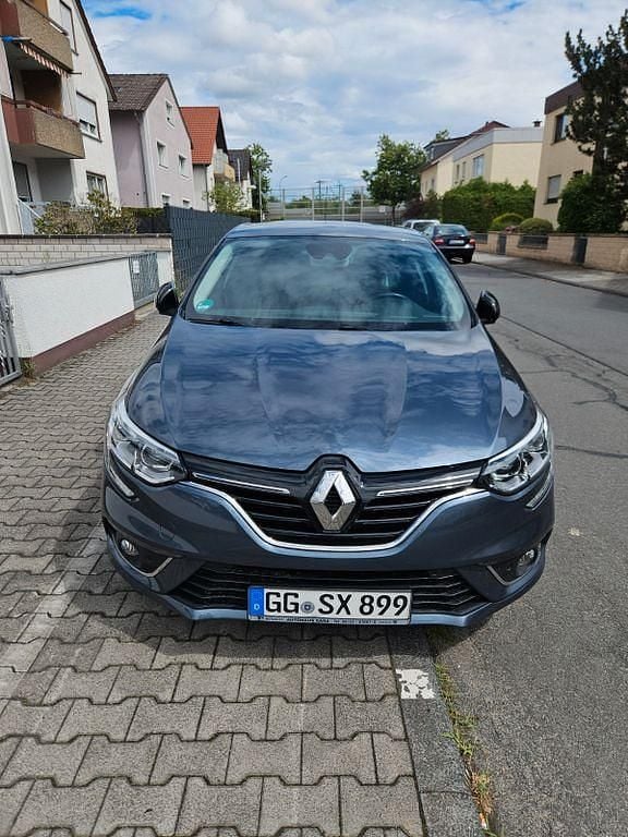 Grau Gebraucht 2020 Renault Mégane IV LIMITED Limousine | 18.500 € (Etwas zu teuer) - Bild 1/4