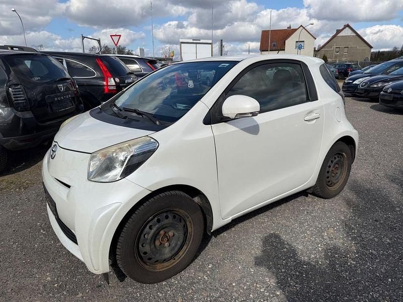 Gebraucht Toyota iQ 68 PS (50 kW) 2009 Weiß Kleinwagen