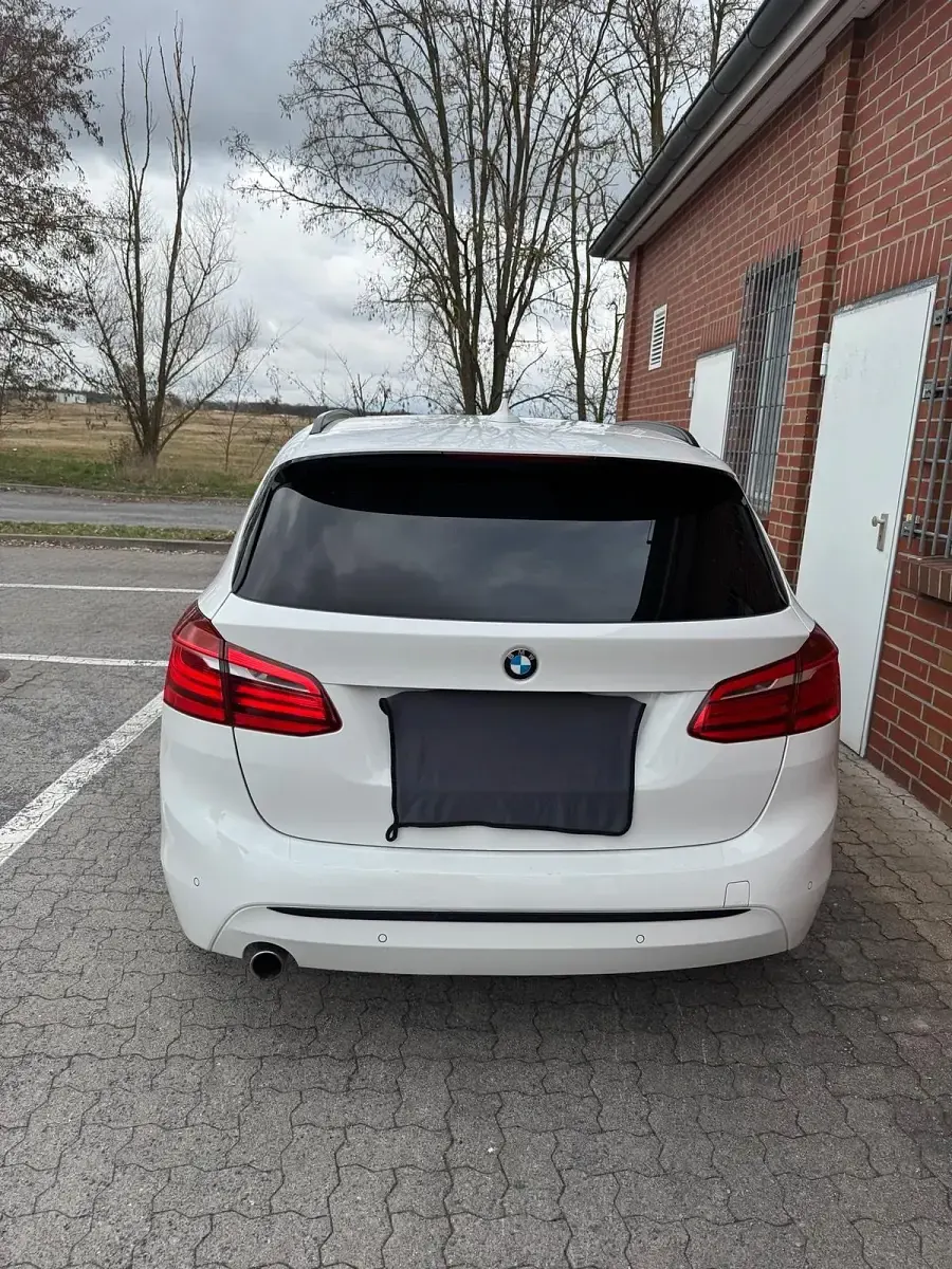 Używany BMW 225 Active Tourer 224 KM (164 kW) 2017 Biały Minivan