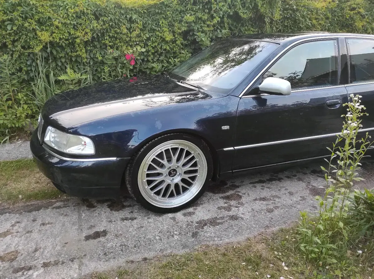 Gebraucht Audi A8 310 PS (228 kW) 2001 Blau Limousine