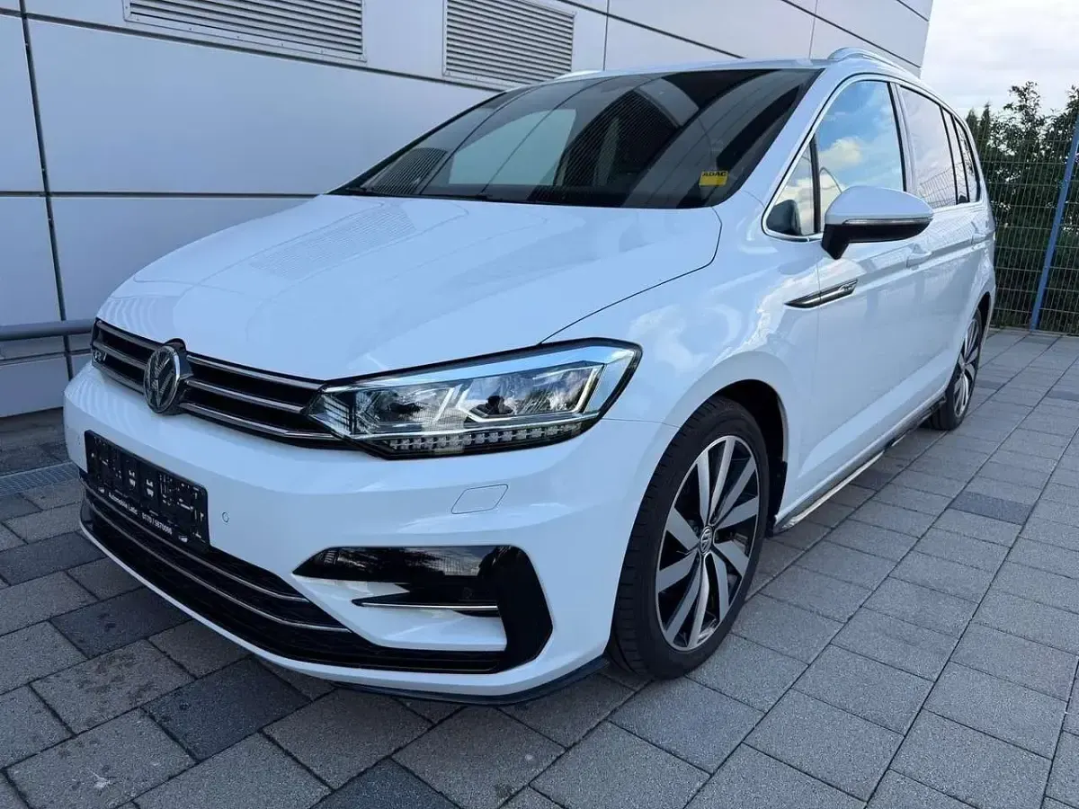 Gebraucht VW Touran Highline 181 PS (133 kW) 2018 Weiß Van / Kleinbus