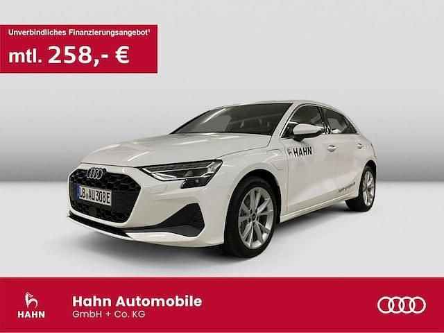 Arkonaweiß Gebraucht 2025 Audi A3 Sportback e-tron Ambiente Kleinwagen | 34.800 € (Superpreis) - Bild 1/3