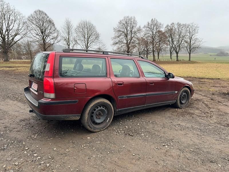 Gebraucht Volvo V70 170 PS (125 kW) 2001 Rot Kombi