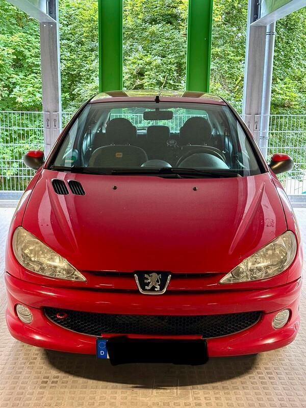 Rot Gebraucht 2008 Peugeot 206 Tendance Coupé | 1.500 € (Fairer Preis) - Bild 1/4