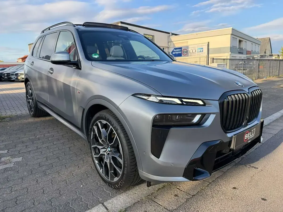 Gebraucht BMW X7 M Sport 352 PS (258 kW) 2023 Grau SUV