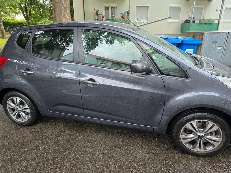 Gebraucht Kia Venga DREAM-TEAM Edition 125 PS (91 kW) 2017 Grau Kleinwagen