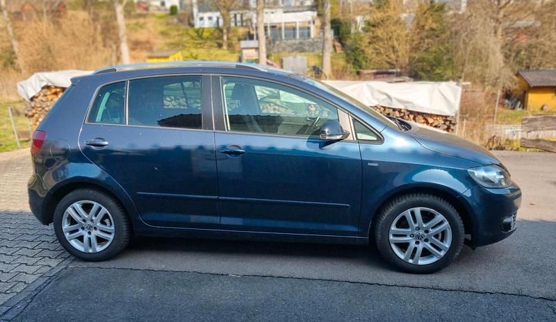 Gebraucht VW Golf VII Match 125 PS (91 kW) 2012 Schwarz Limousine