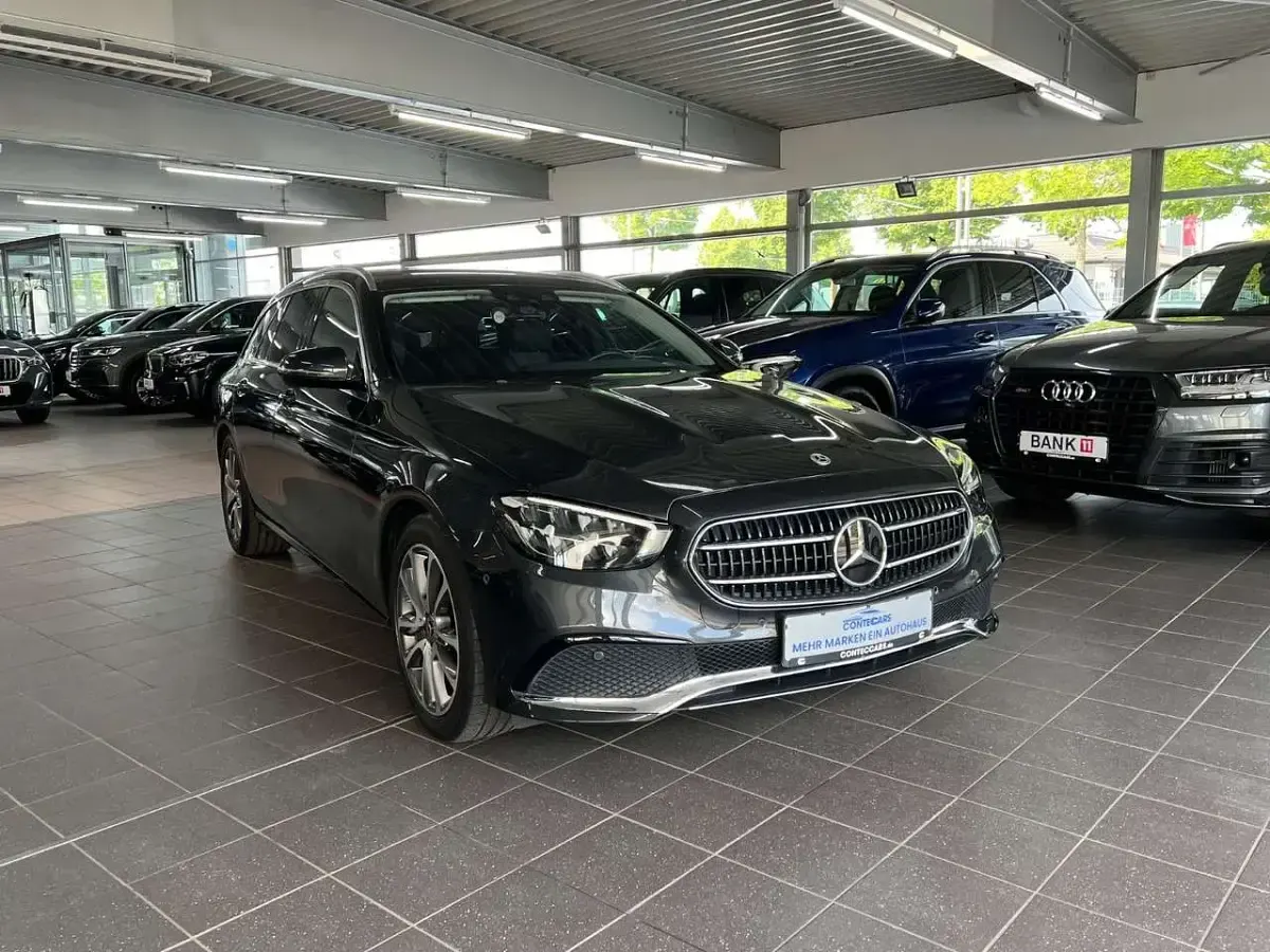 Gebraucht Mercedes E300 265 PS (194 kW) 2023 Grau Limousine