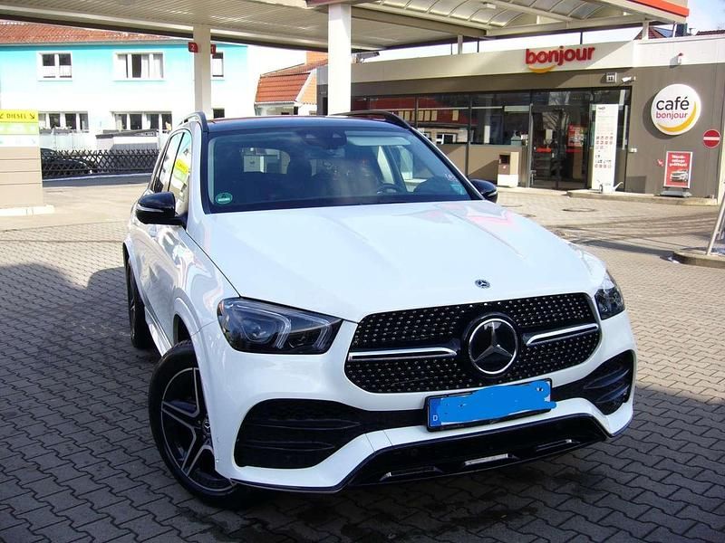 Weiß Gebraucht 2022 Mercedes GLE400 AMG line SUV | 71.490 € - Bild 1/4