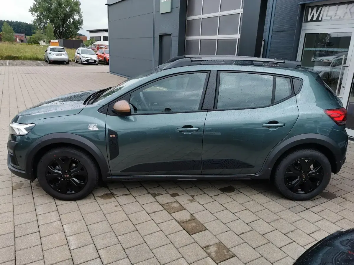 Gebraucht Dacia Sandero Extreme 110 PS (80 kW) 2024 Zedern grün Kleinwagen