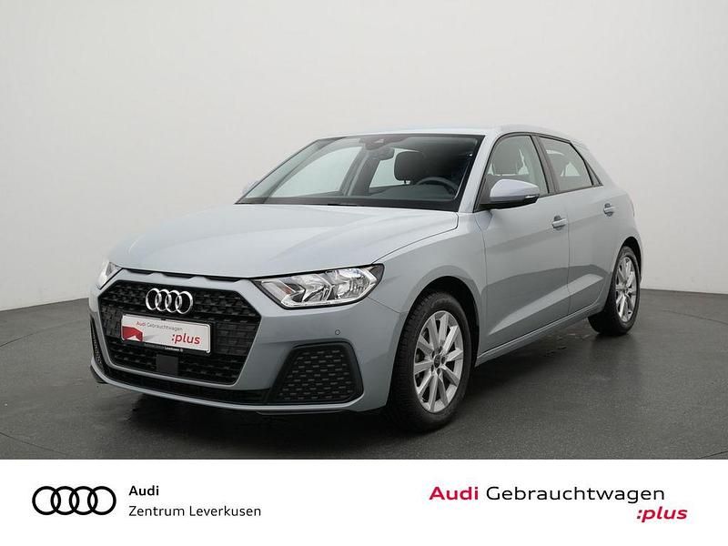 Pfeilgrau perleffekt Gebraucht 2024 Audi A1 Sportback Ambiente Kleinwagen | 21.988 € (Fairer Preis) - Bild 1/4