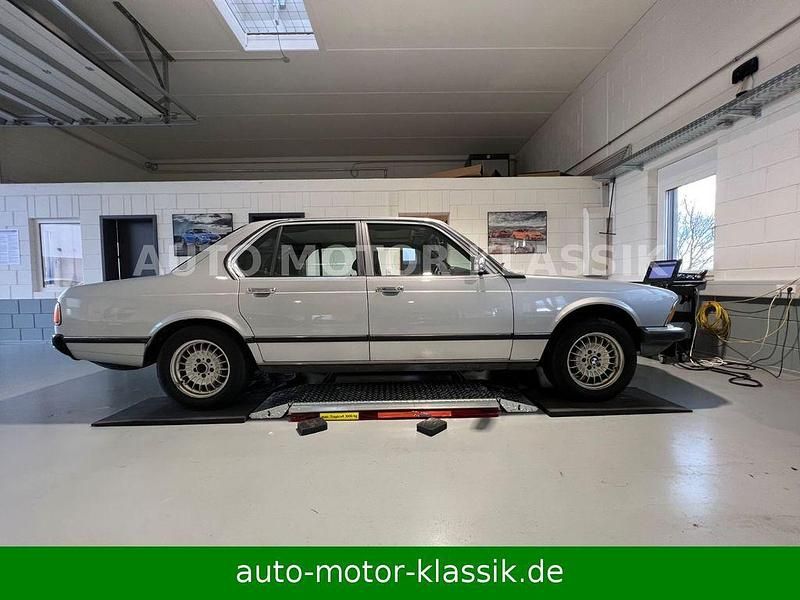 Gebraucht BMW 735 Basis 218 PS (160 kW) 1981 Silber metallic Limousine