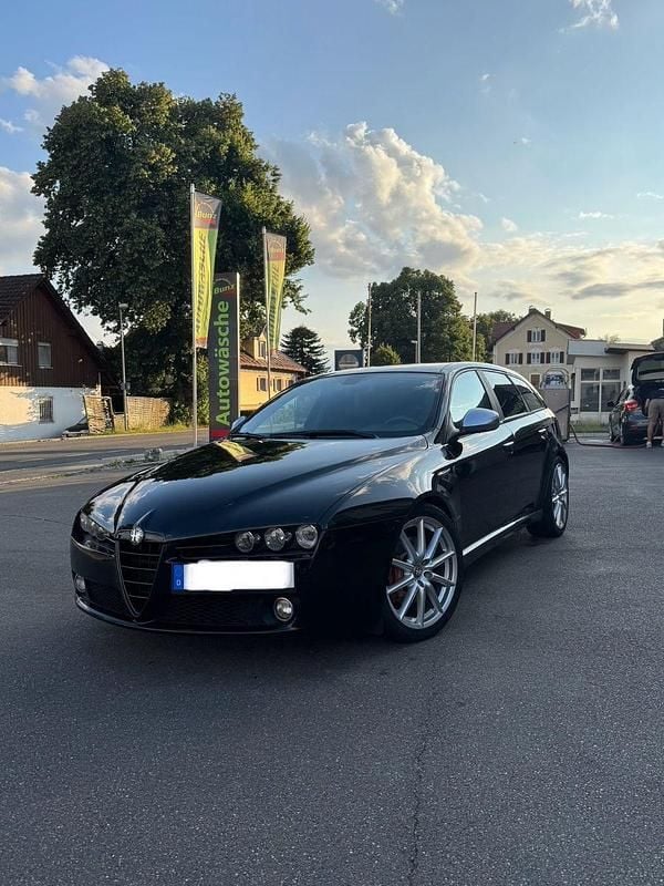 Schwarz Gebraucht 2008 Alfa Romeo 159 Distinctive Kombi | 4.900 € (Teuer) - Bild 1/4