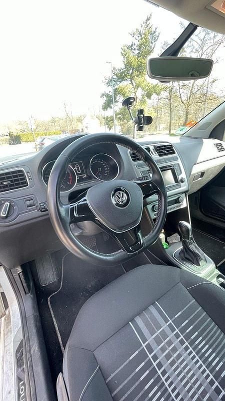 Gebraucht VW Polo 90 PS (66 kW) 2015 Weiß Kleinwagen