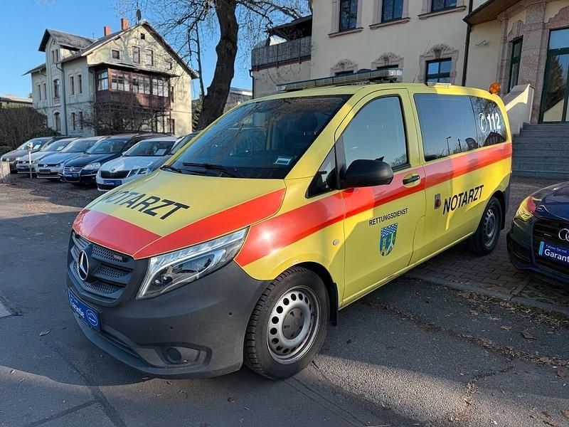 Gebraucht Mercedes Vito 163 PS (119 kW) 2016 Gelb Van