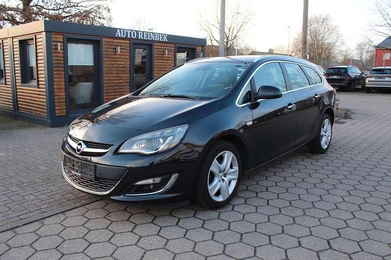Gebraucht Opel Astra Innovation 140 PS (102 kW) 2012 Graphitschwarz/carbon flash/mi Kombi