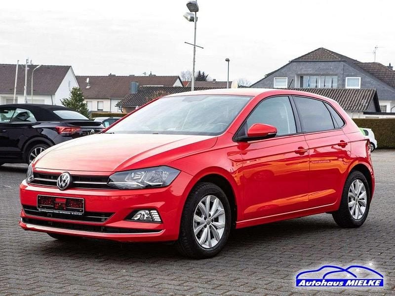 Rot (metallic) Gebraucht 2019 VW Polo Highline Limousine | 18.490 € (Fairer Preis) - Bild 1/4