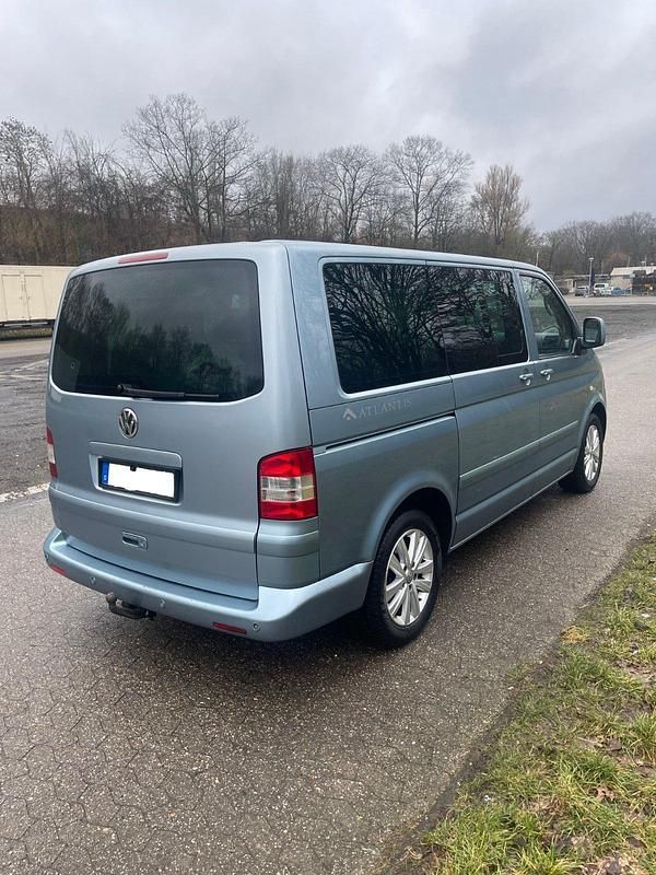 Usado VW Multivan 131 CV (96 kW) 2007 Azul Monovolumen