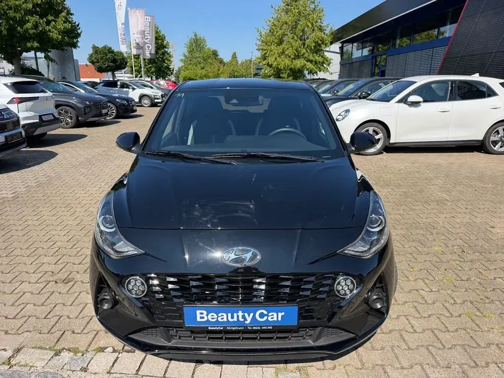 Gebraucht Hyundai i10 GO! 67 PS (49 kW) 2023 Schwarz Kleinwagen