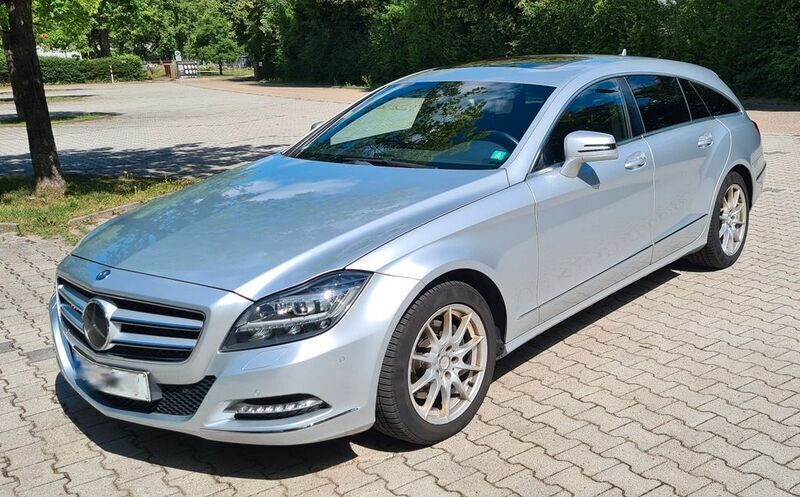 Silber Gebraucht 2013 Mercedes CLS350 Shooting Brake Kombi | 17.500 € (Fairer Preis) - Bild 1/4